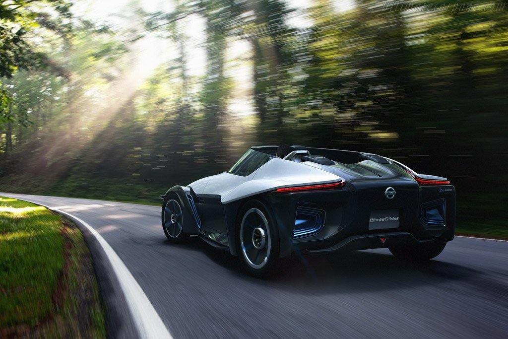 Nissan Bladeglider Concept
