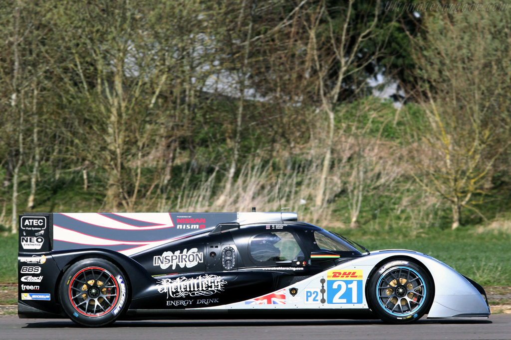 Strakka Dome S103 Nissan