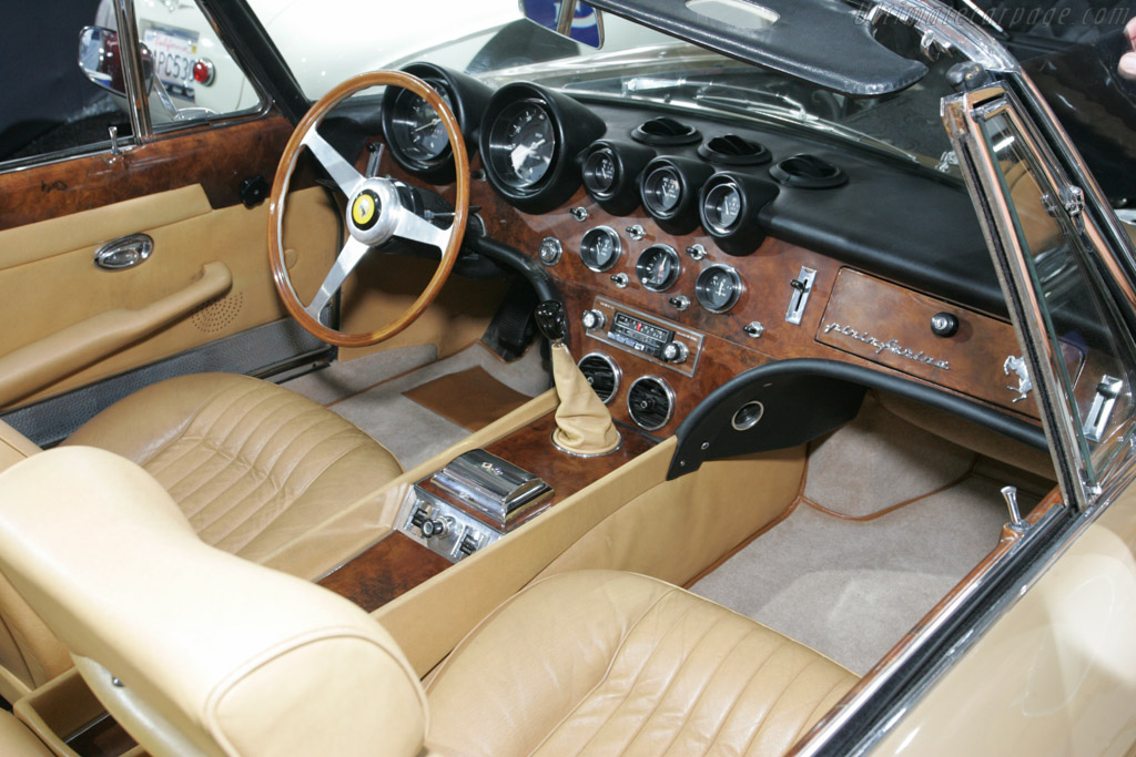 Ferrari 365 California Spyder