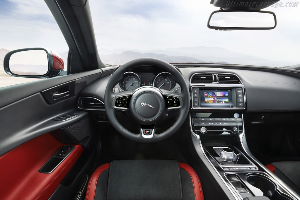 Jaguar XE S