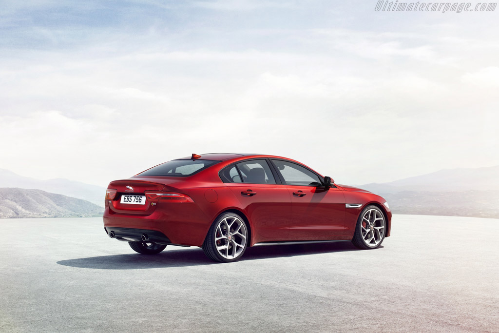 Jaguar XE S