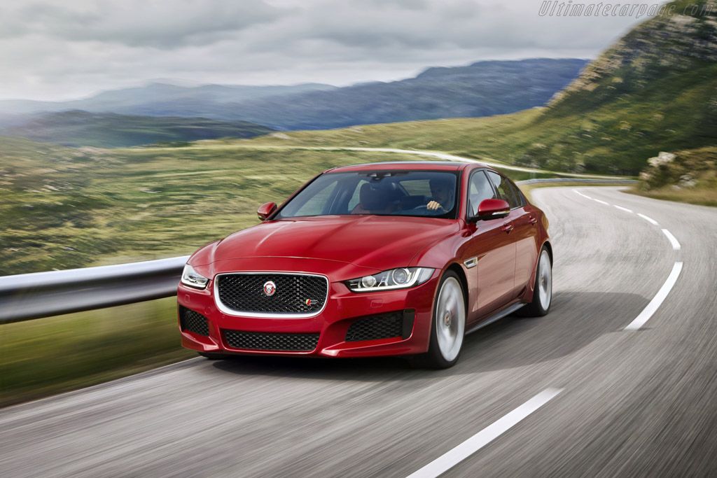 Jaguar XE S
