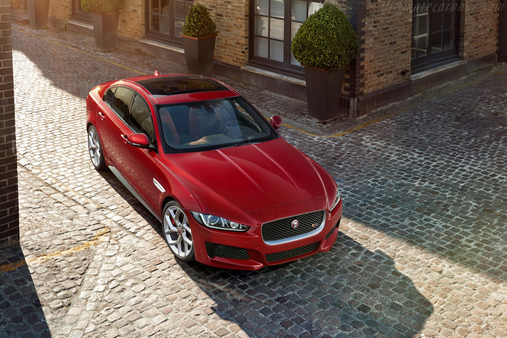 Jaguar XE S