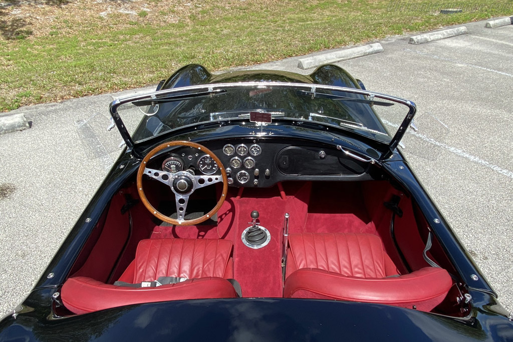 AC Shelby Cobra Mk II 289