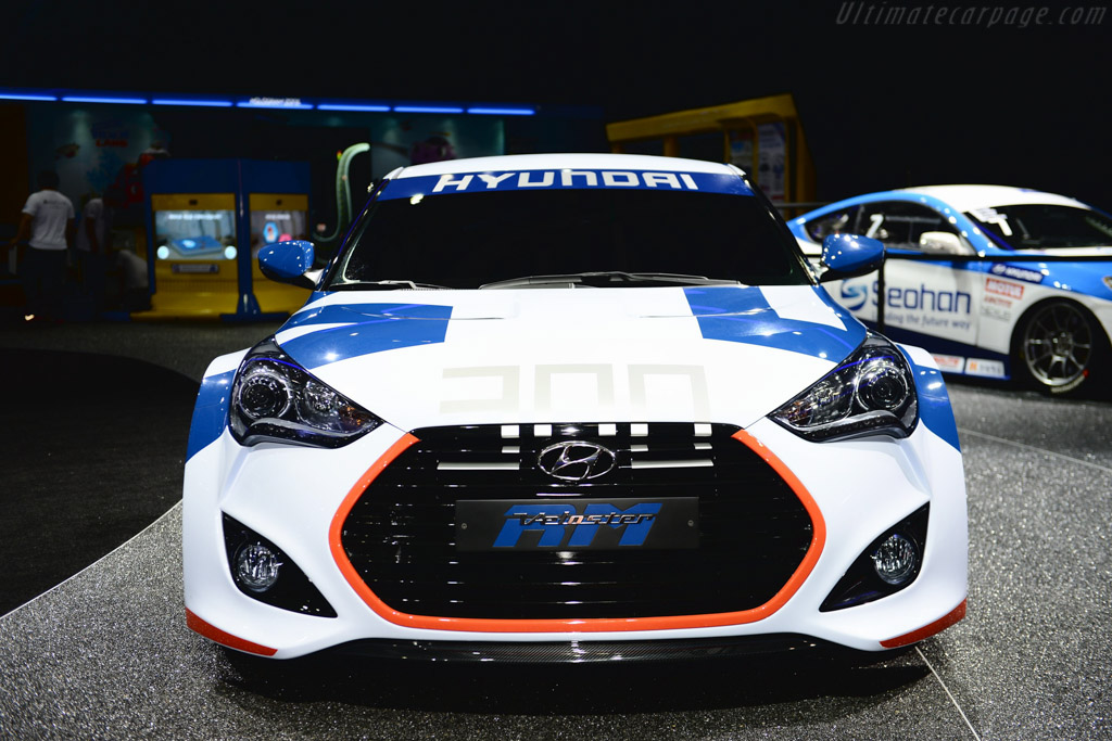 Hyundai Veloster Midship