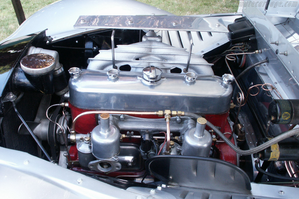 Aston Martin Atom - Chassis: G40/900  - 2002 Louis Vuitton Classic