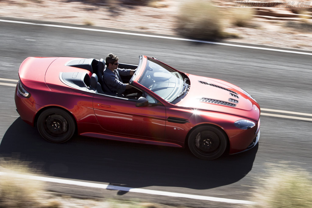 Aston Martin V12 Vantage S Roadster
