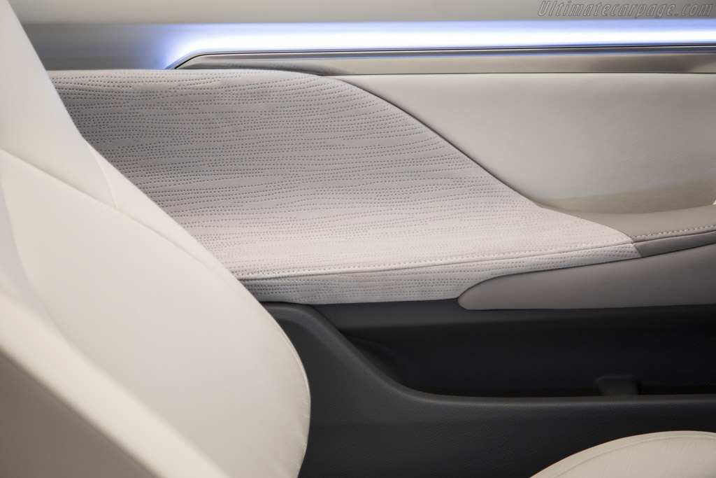 Lexus LF-C2