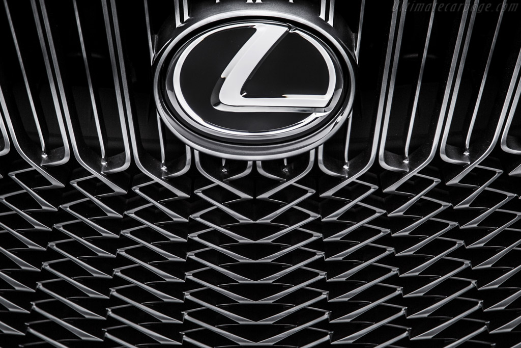Lexus LF-C2