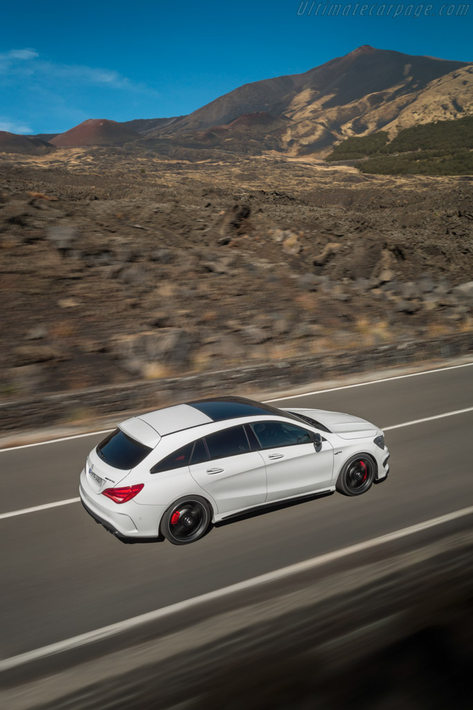Mercedes-Benz CLA 45 AMG Shooting Brake
