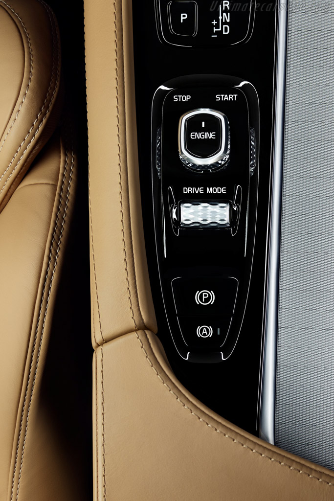 Volvo XC90 T8