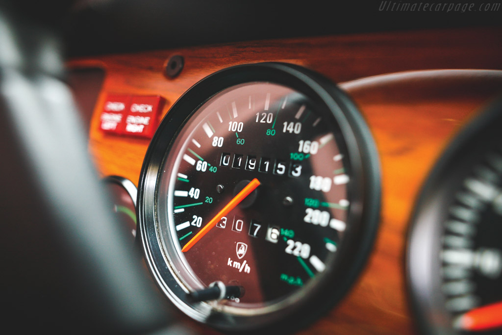 Lamborghini LM002