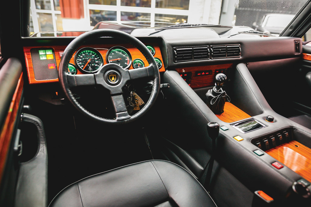 Lamborghini LM002