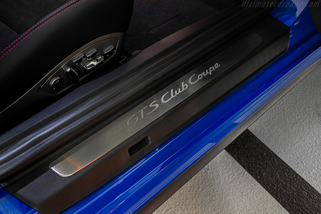 Porsche 911 GTS Club Coupe