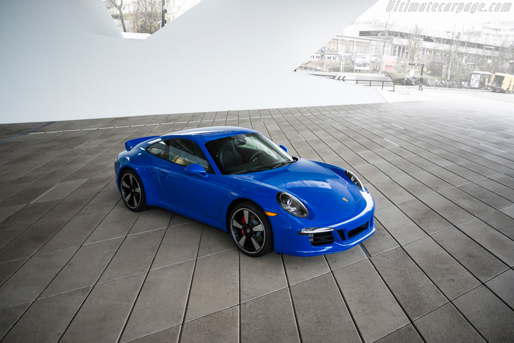 Porsche 911 GTS Club Coupe