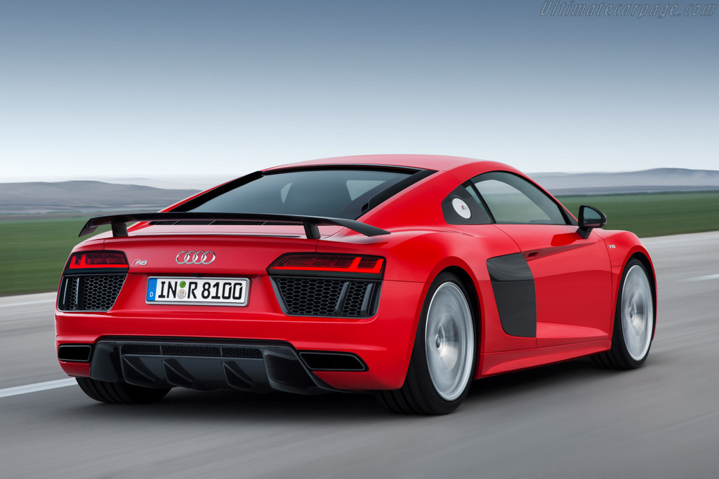 Audi R8 V10 plus