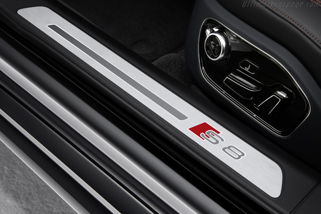 Audi S8 plus