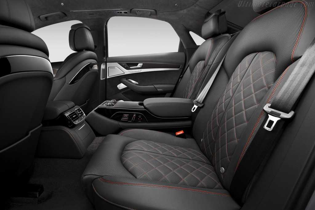 Audi S8 plus
