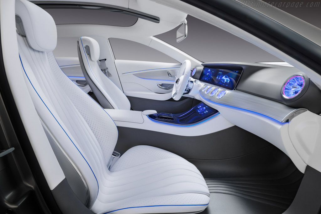 Mercedes-Benz Concept IAA