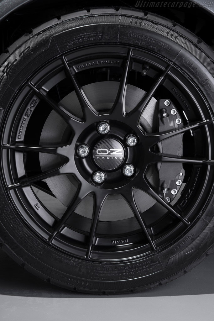 Zenos E10 R