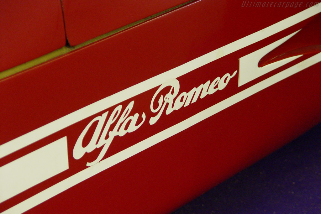 Alfa Romeo 33/TT/12 - Chassis: AR 11512-007  - 2004 Retromobile