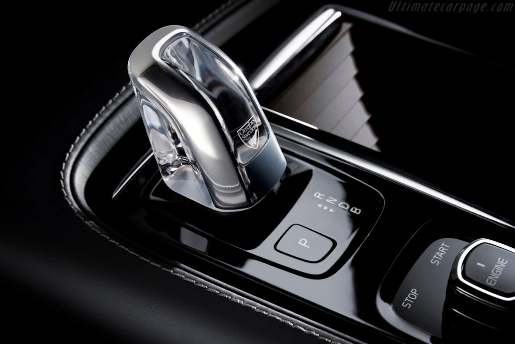 Volvo S90 T8