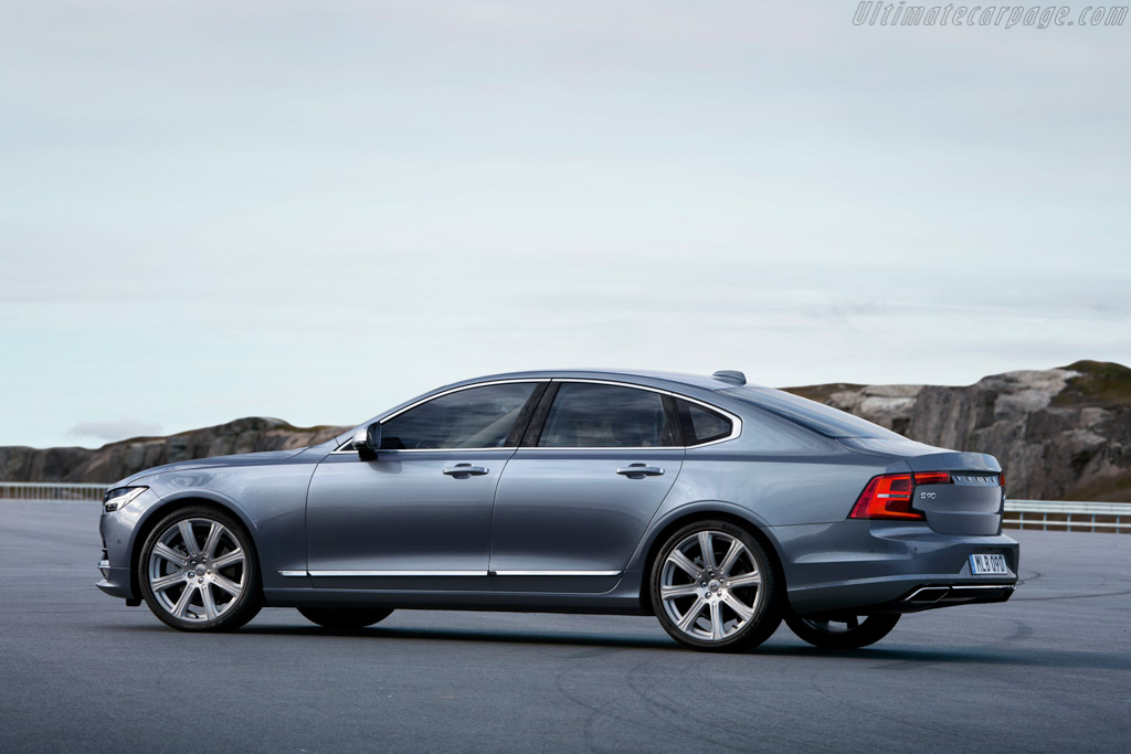 Volvo S90 T8