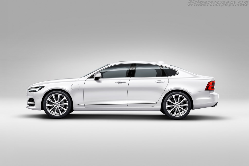 Volvo S90 T8