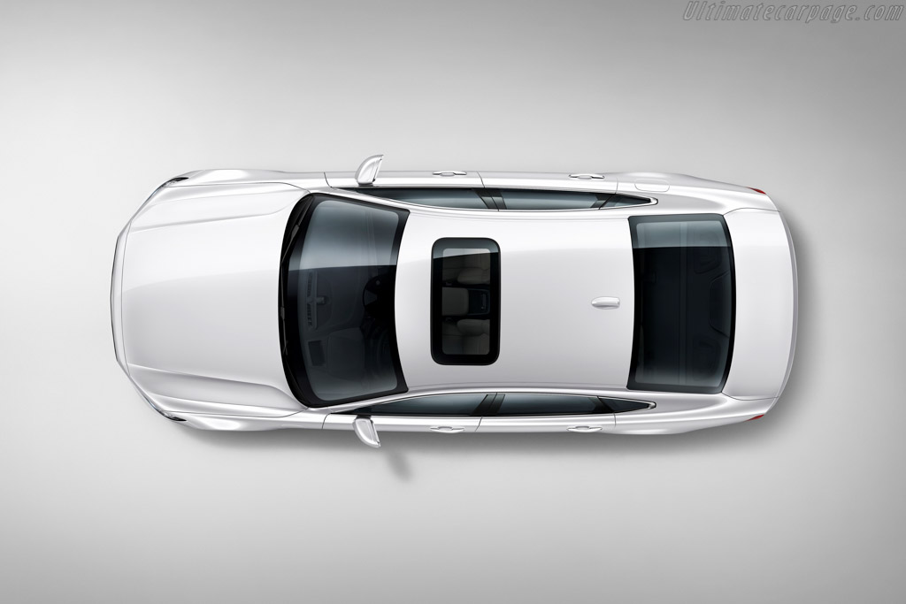 Volvo S90 T8