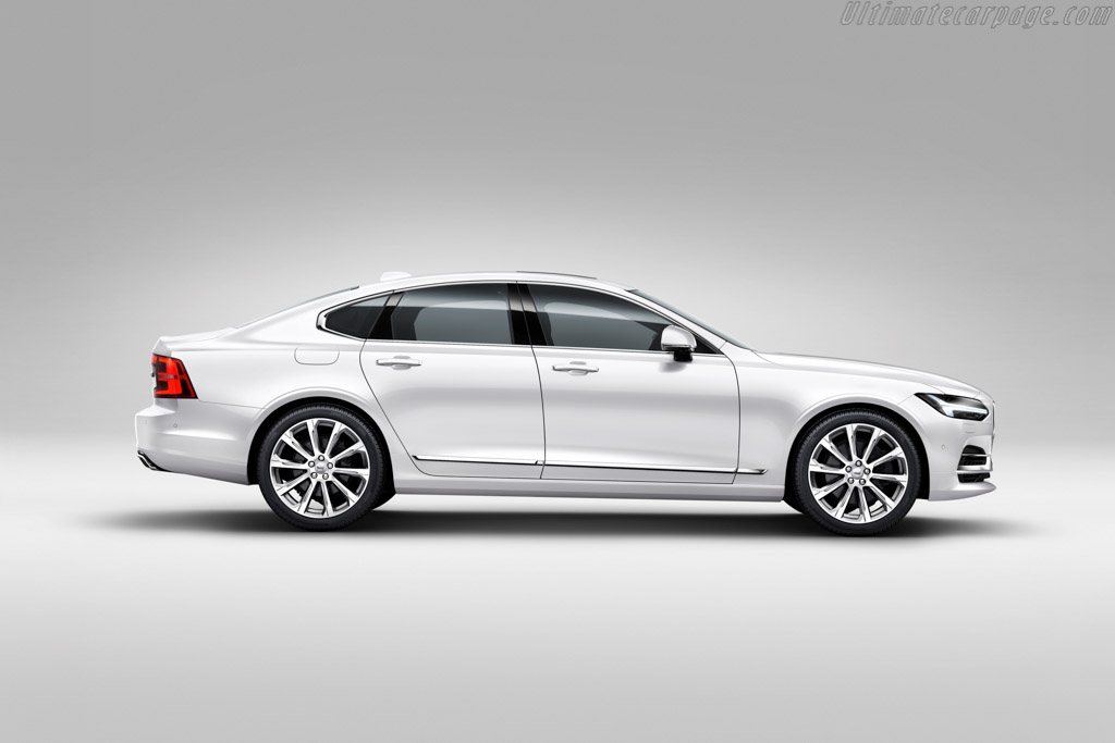 Volvo S90 T8