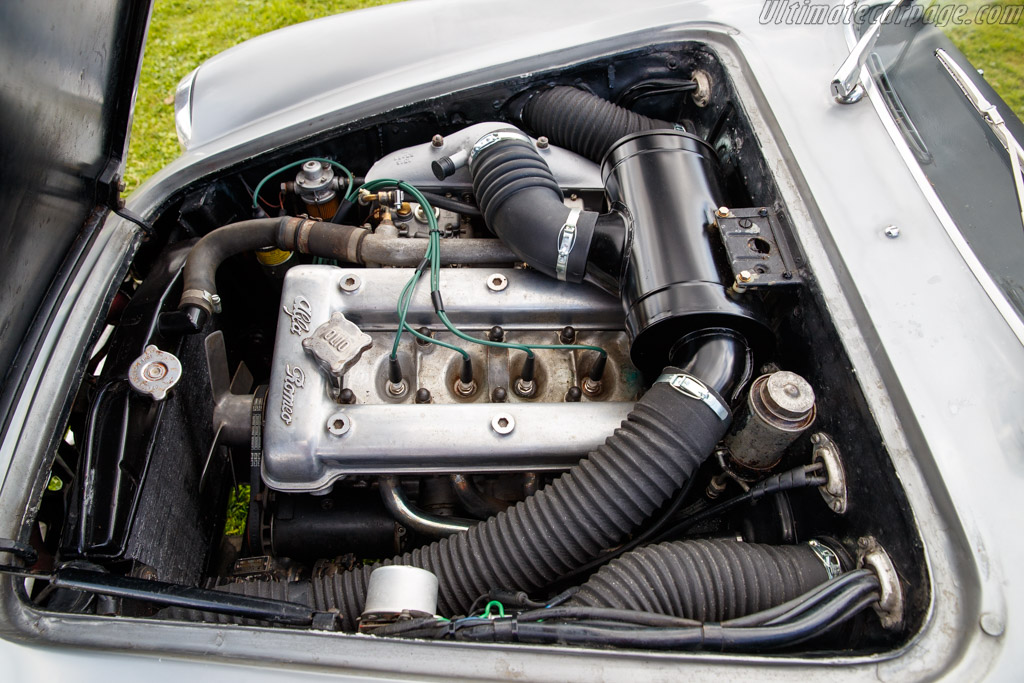 Alfa Romeo Giulietta SZ Coda Tonda - Chassis: AR10126 00019  - 2024 Chantilly Arts & Elegance