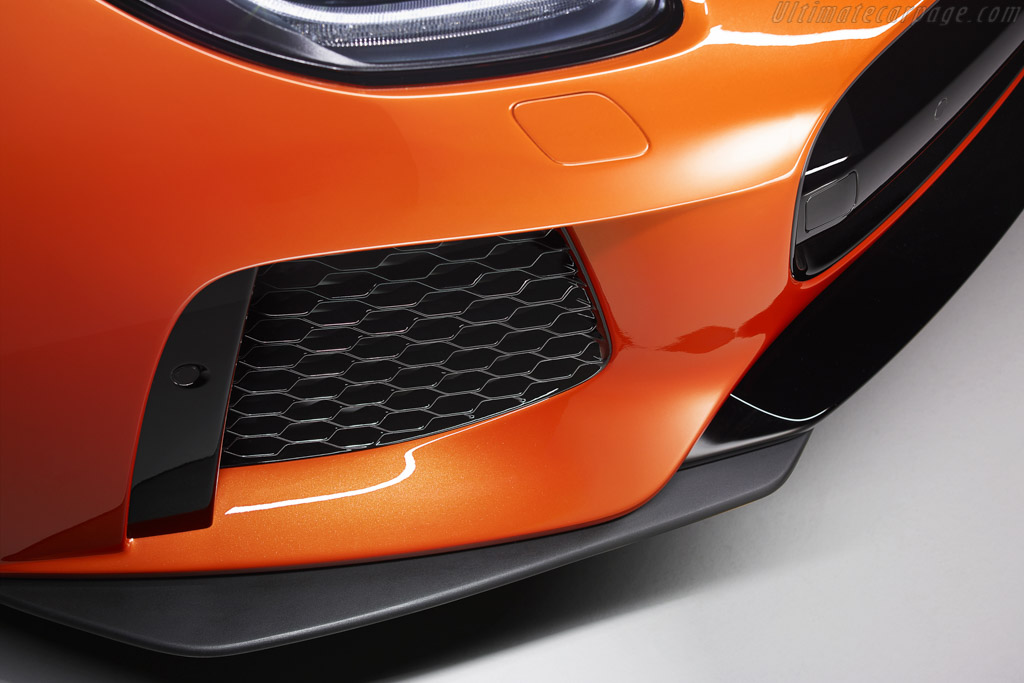 Jaguar F-Type SVR Coupe