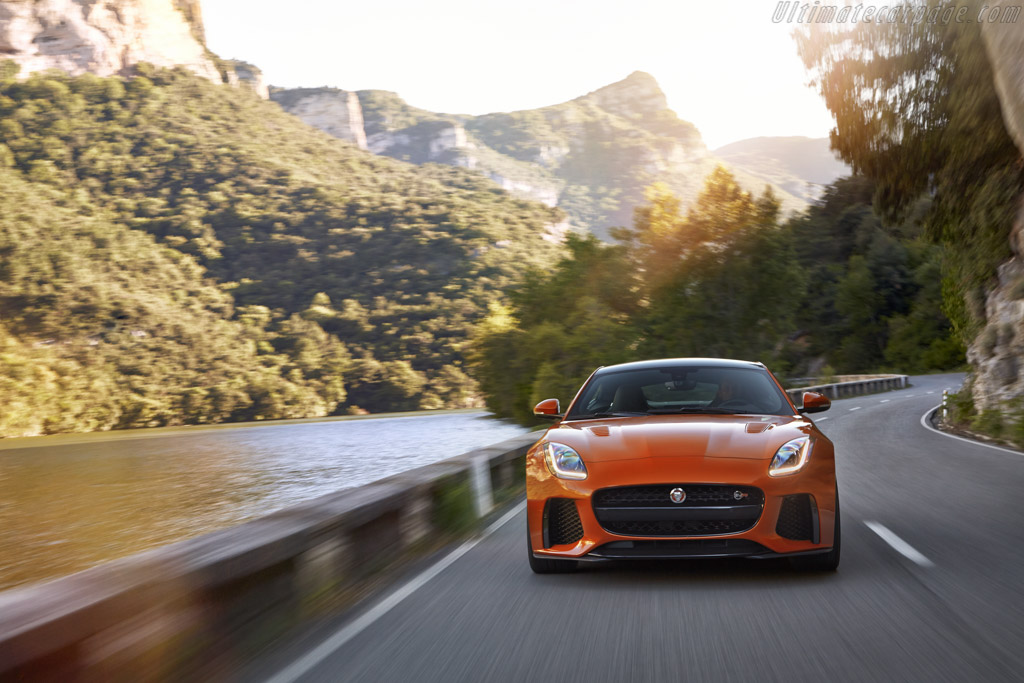 Jaguar F-Type SVR Coupe