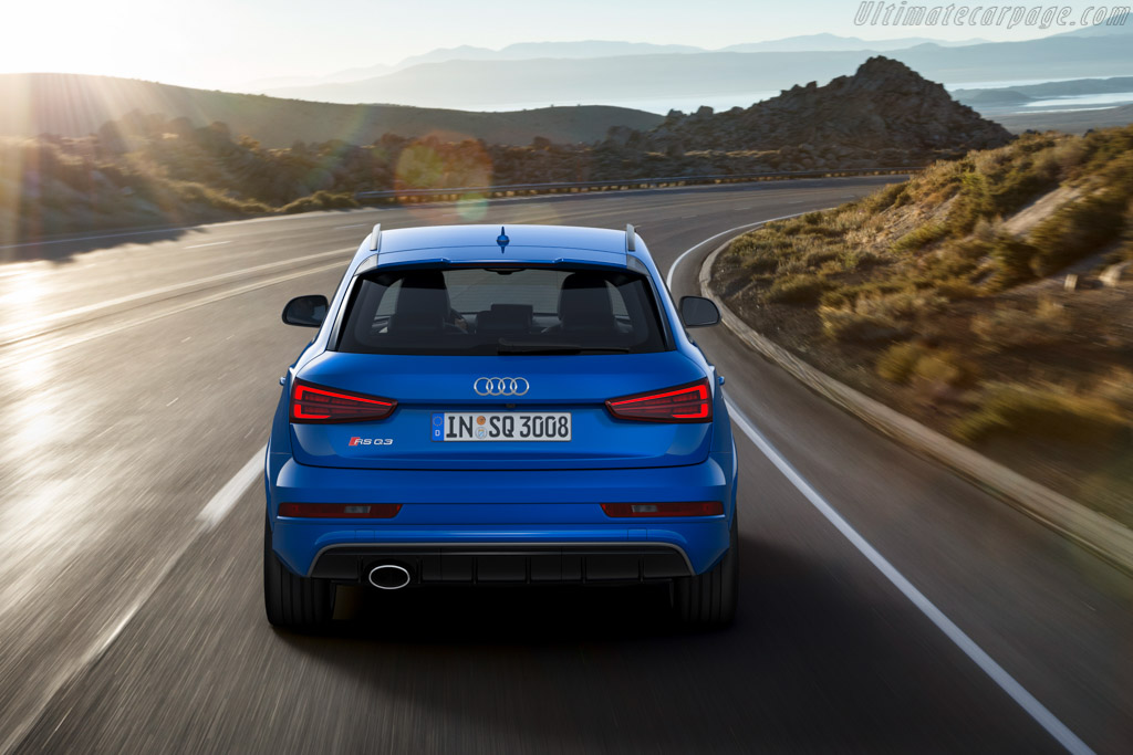 Audi RS Q3 performance