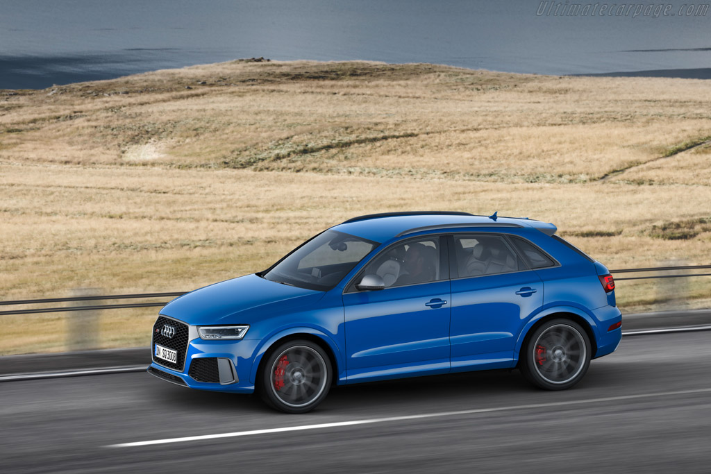 Audi RS Q3 performance