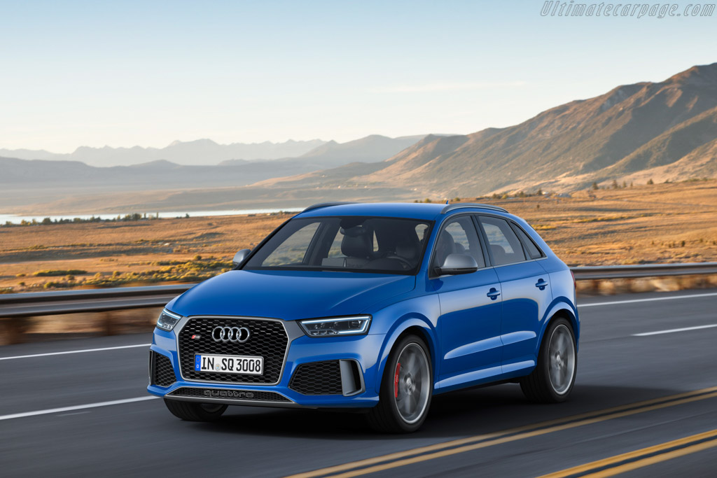 Audi RS Q3 performance