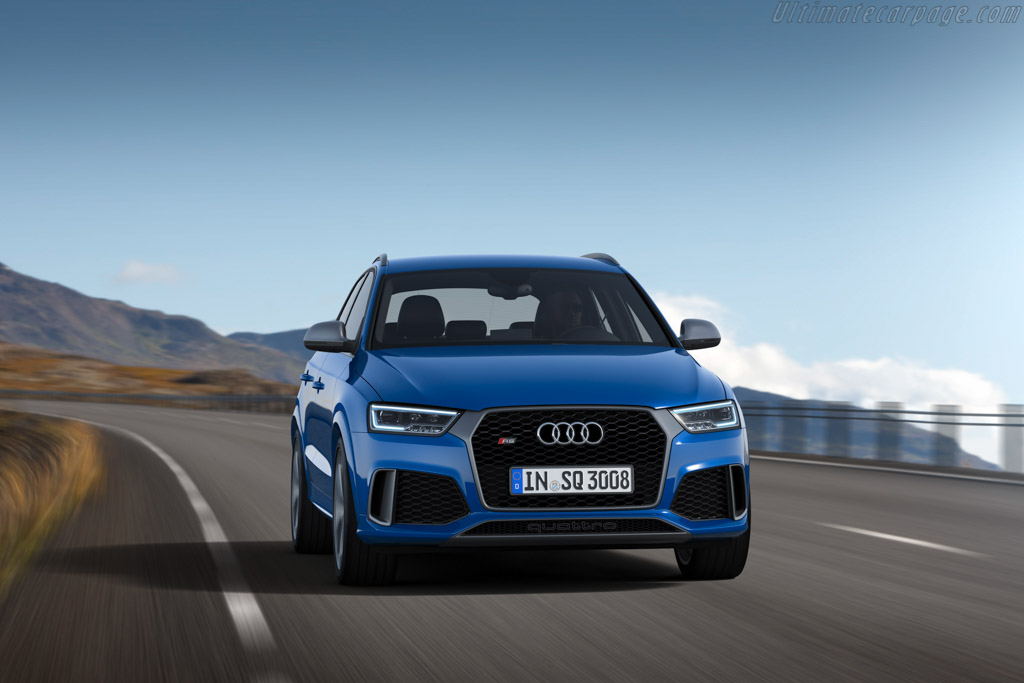 Audi RS Q3 performance