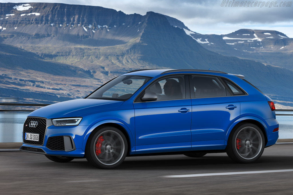 Audi RS Q3 performance