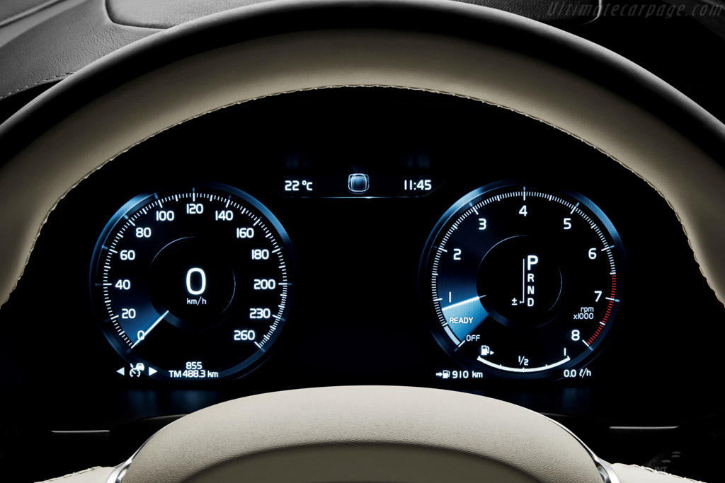 Volvo V90 T8