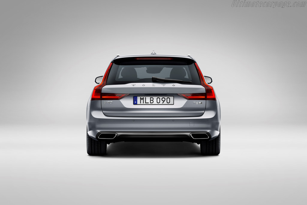 Volvo V90 T8