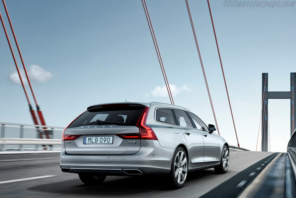 Volvo V90 T8
