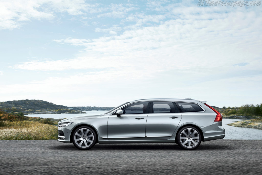 Volvo V90 T8