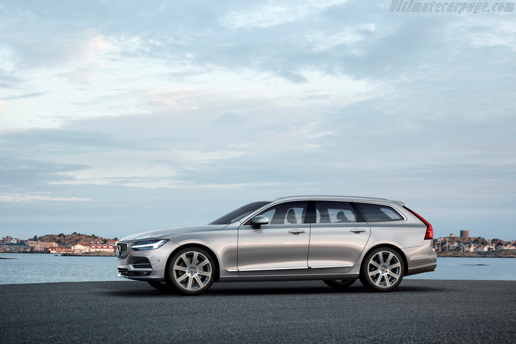 Volvo V90 T8