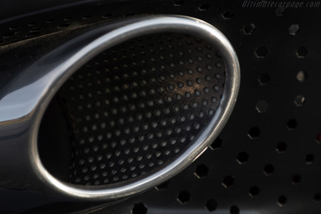 Aston Martin DB11 Coupe