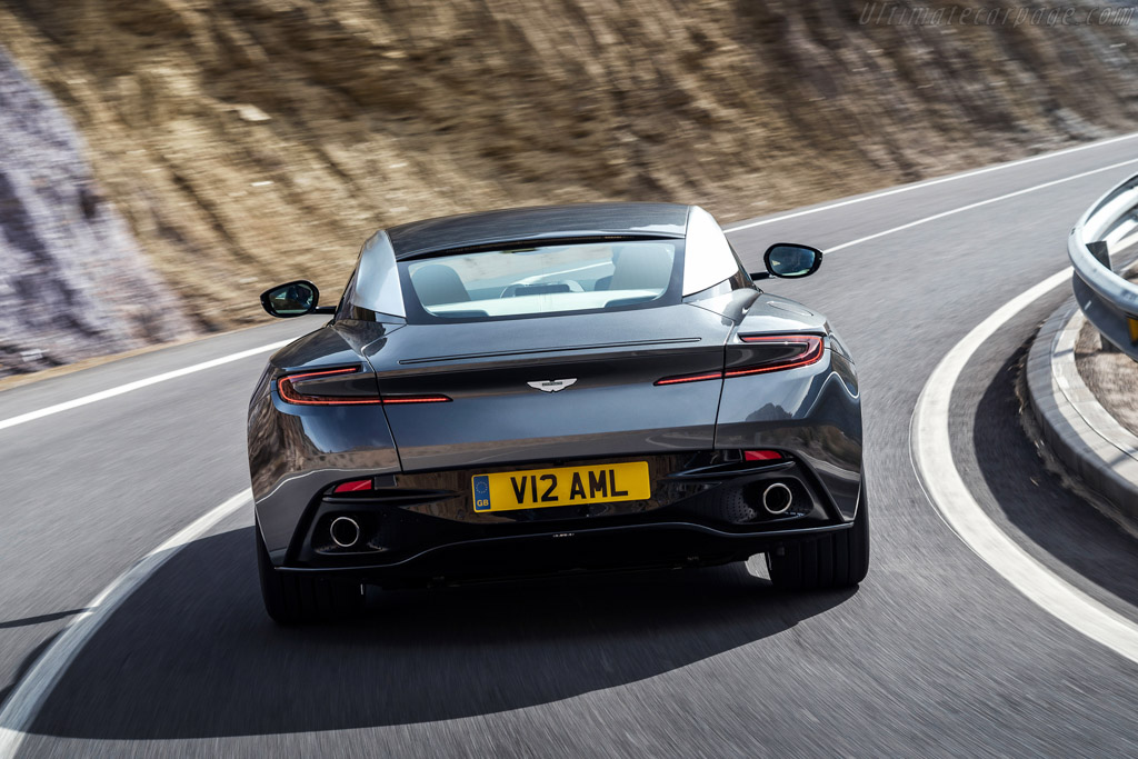 Aston Martin DB11 Coupe