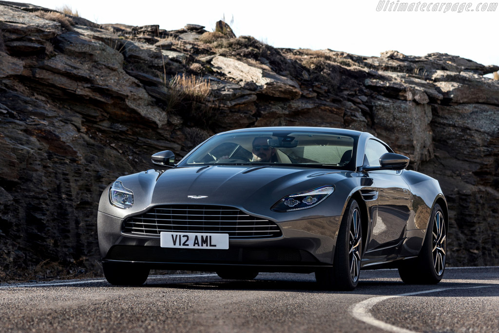 Aston Martin DB11 Coupe