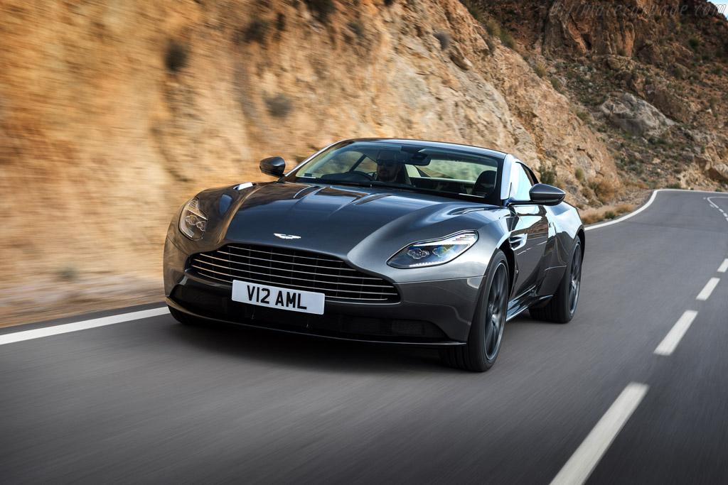 Aston Martin DB11 Coupe