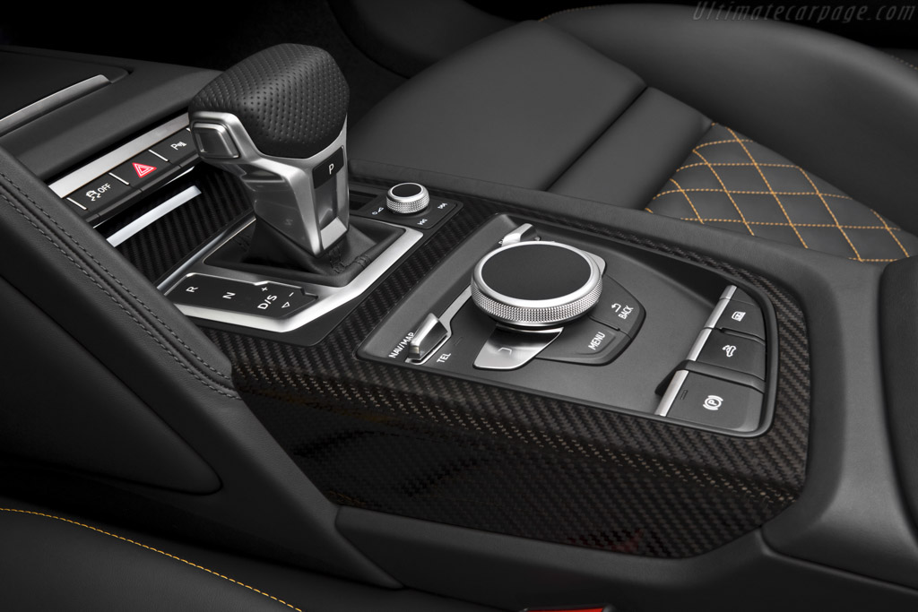 Audi R8 Spyder V10