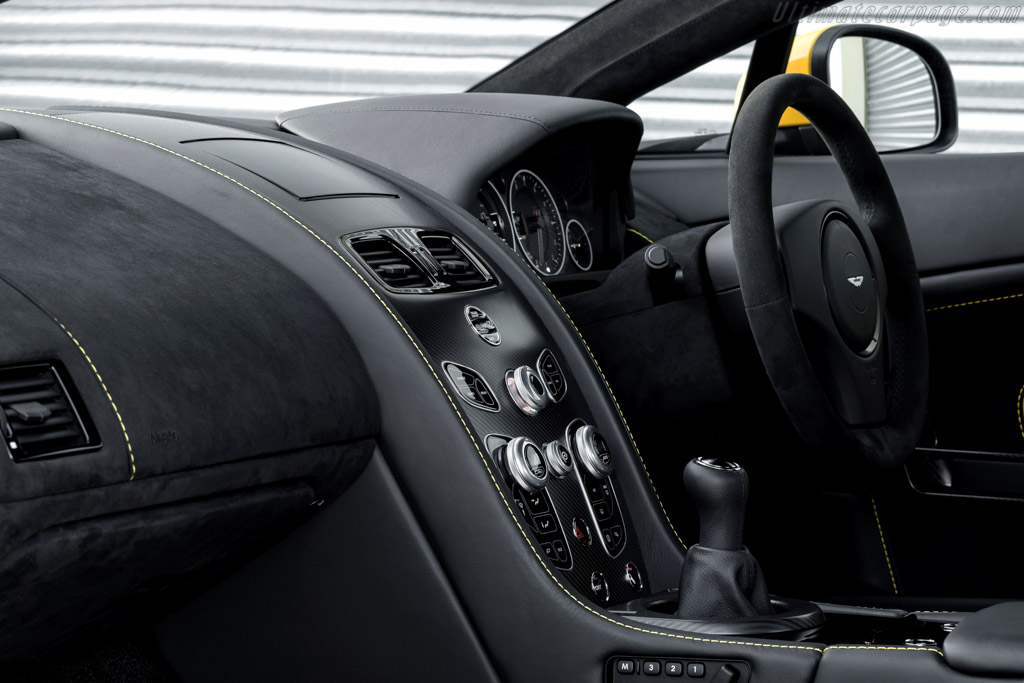 Aston Martin V12 Vantage S