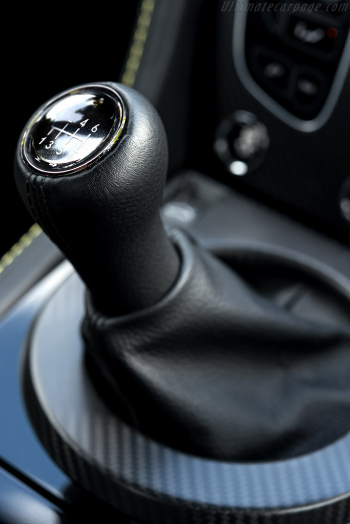 Aston Martin V12 Vantage S